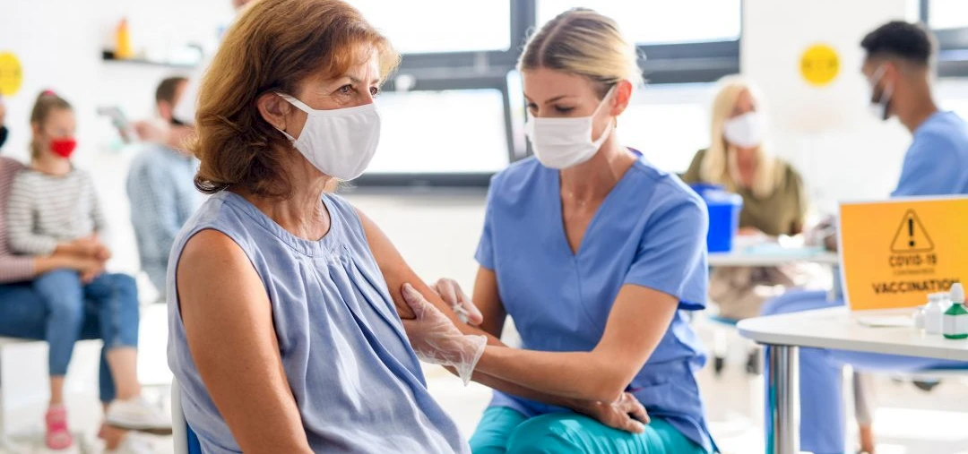 Weekly Jobless Claims Hold Against Delta Variant, FDA Approval of Vaccine Can Cover for Employer Mandates, and How Companies Can Cope With Mass Resignations