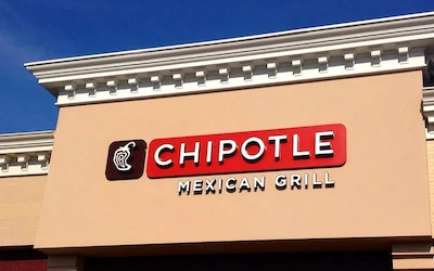 Weekend Roundup: Chipotle Pays $95,000, Delta Discrimination Suit, and Legal Issue for AI