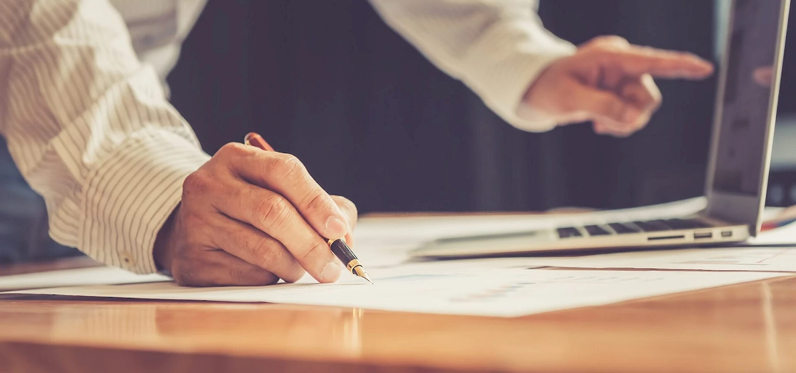 The Pros and Cons of Anonymous Reviews