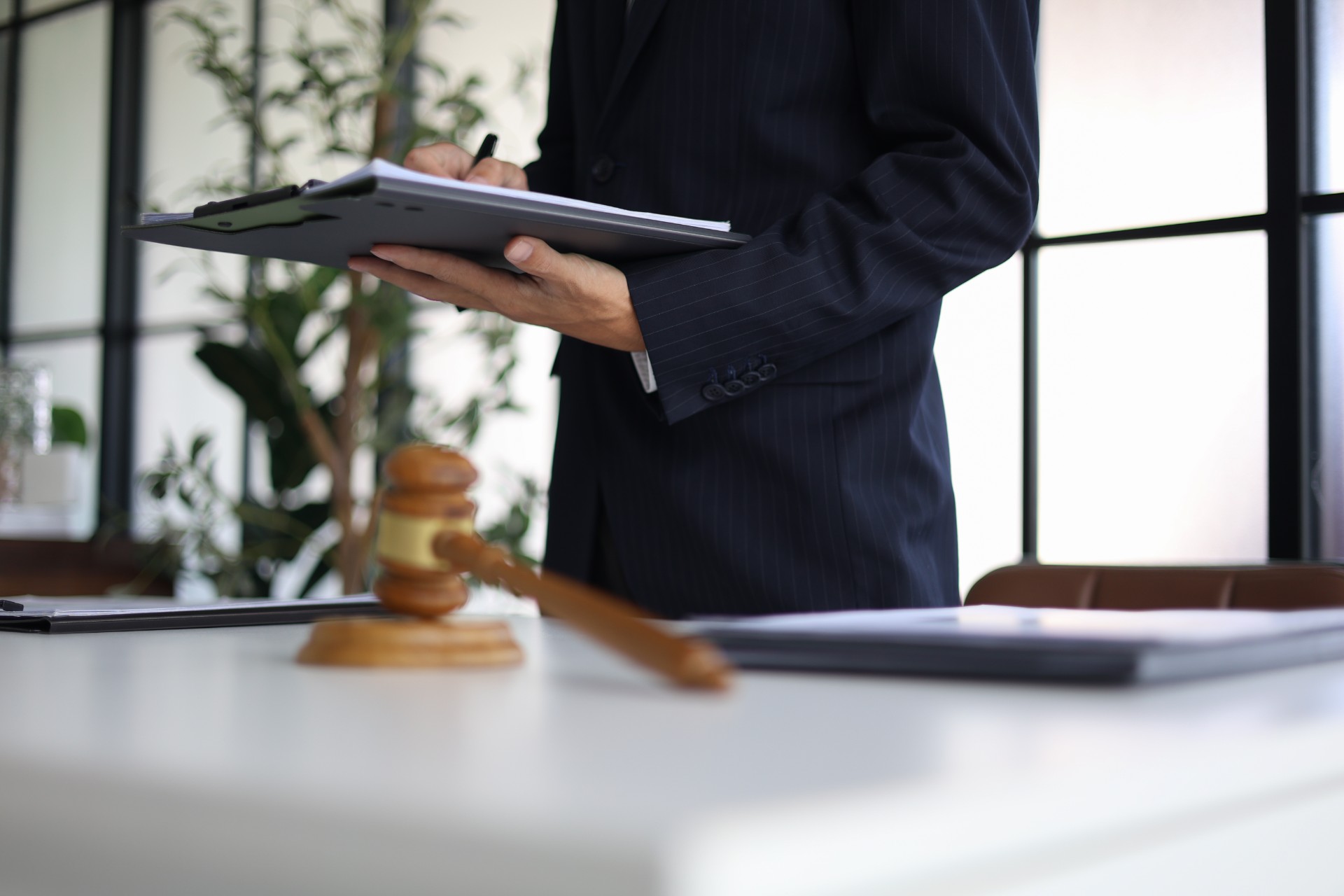 legal-professional-at-work-in-modern-office-2026-01-11-11-01-40-utc.jpg