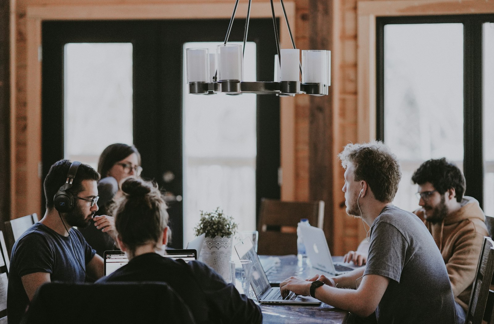 kress-blog-hero-office-team-unsplash-1.jpg